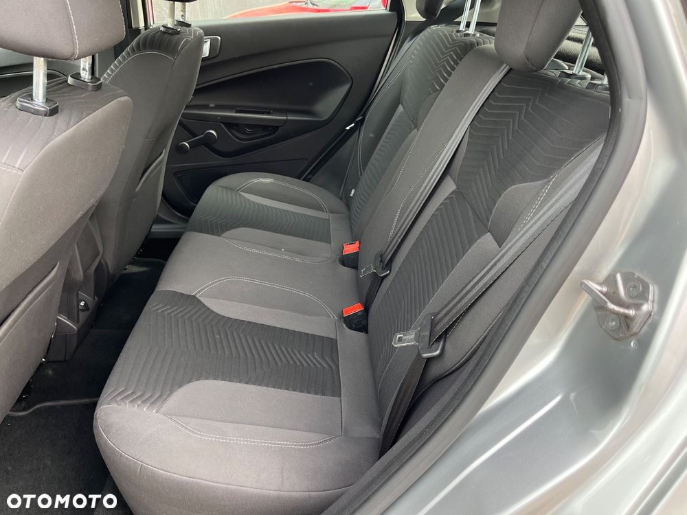 Ford Fiesta - 10