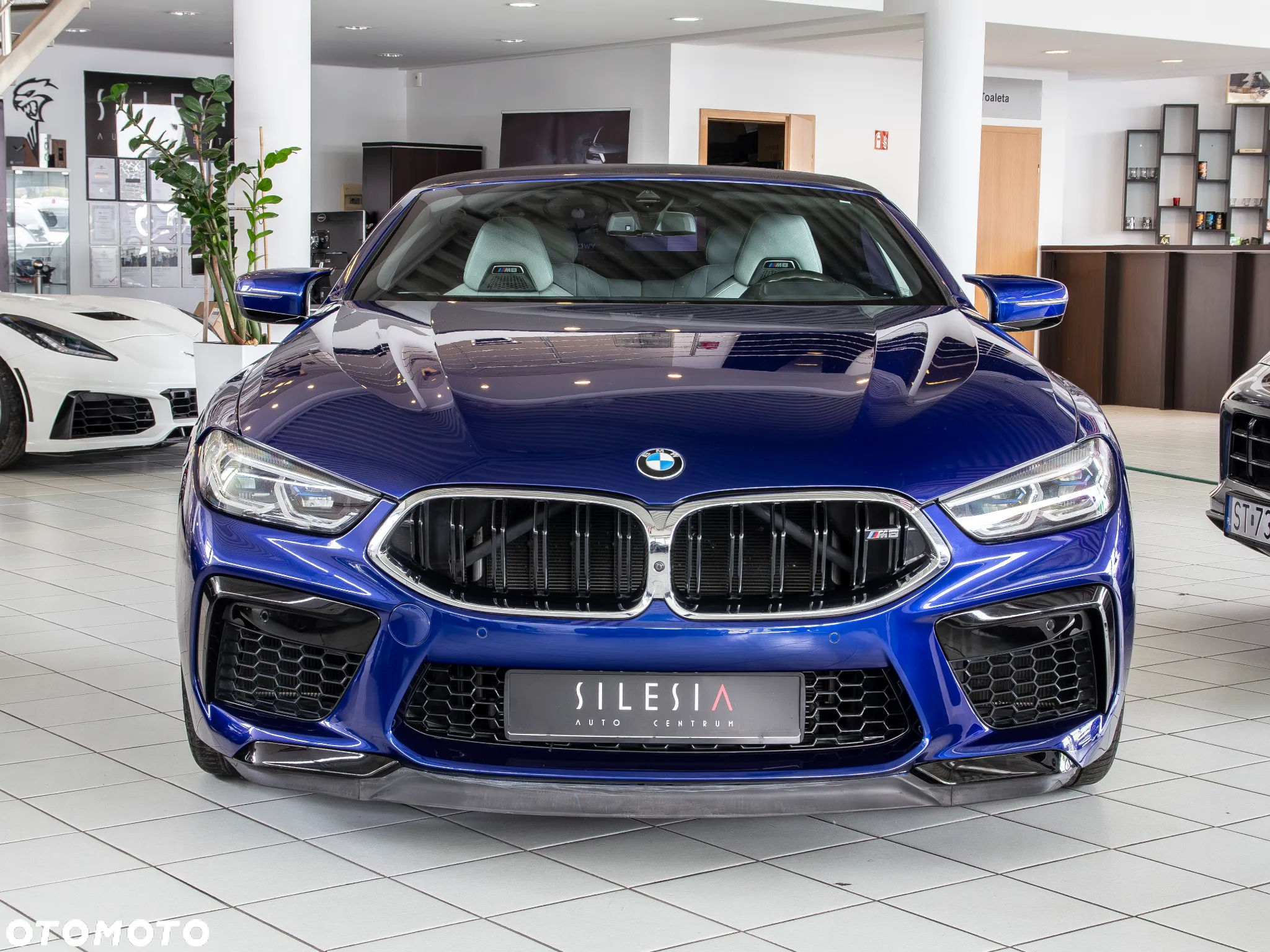 BMW M8 Standard - 2