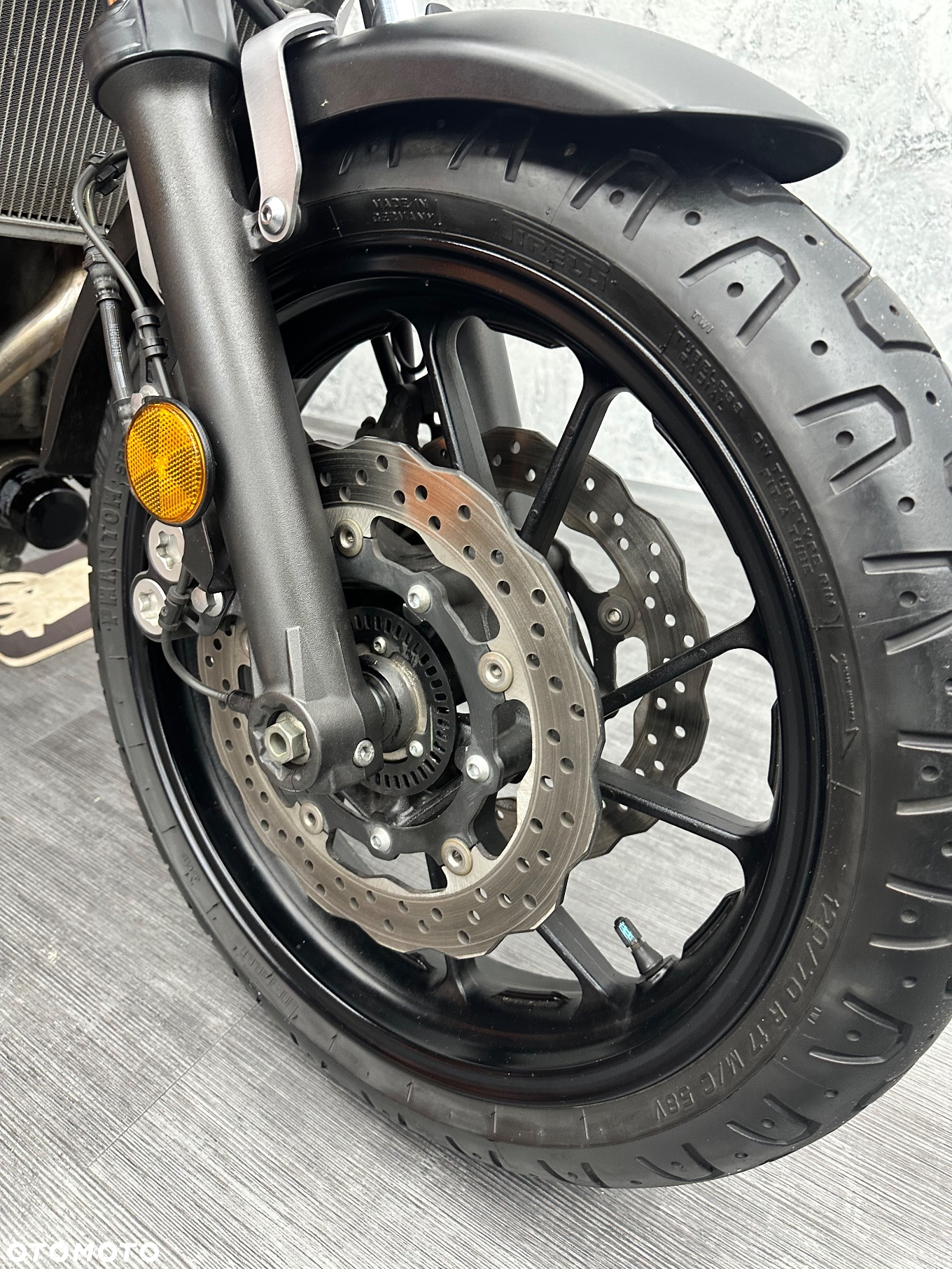 Yamaha XSR - 6