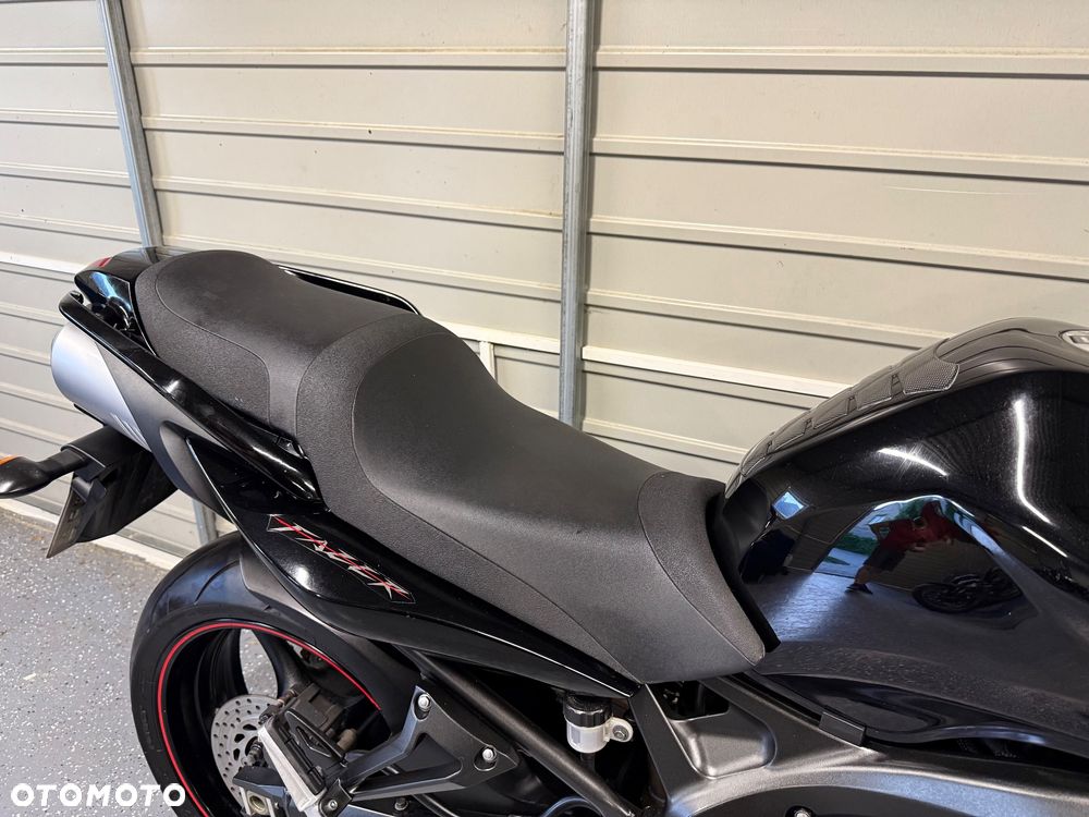 Yamaha FZ6 - 11