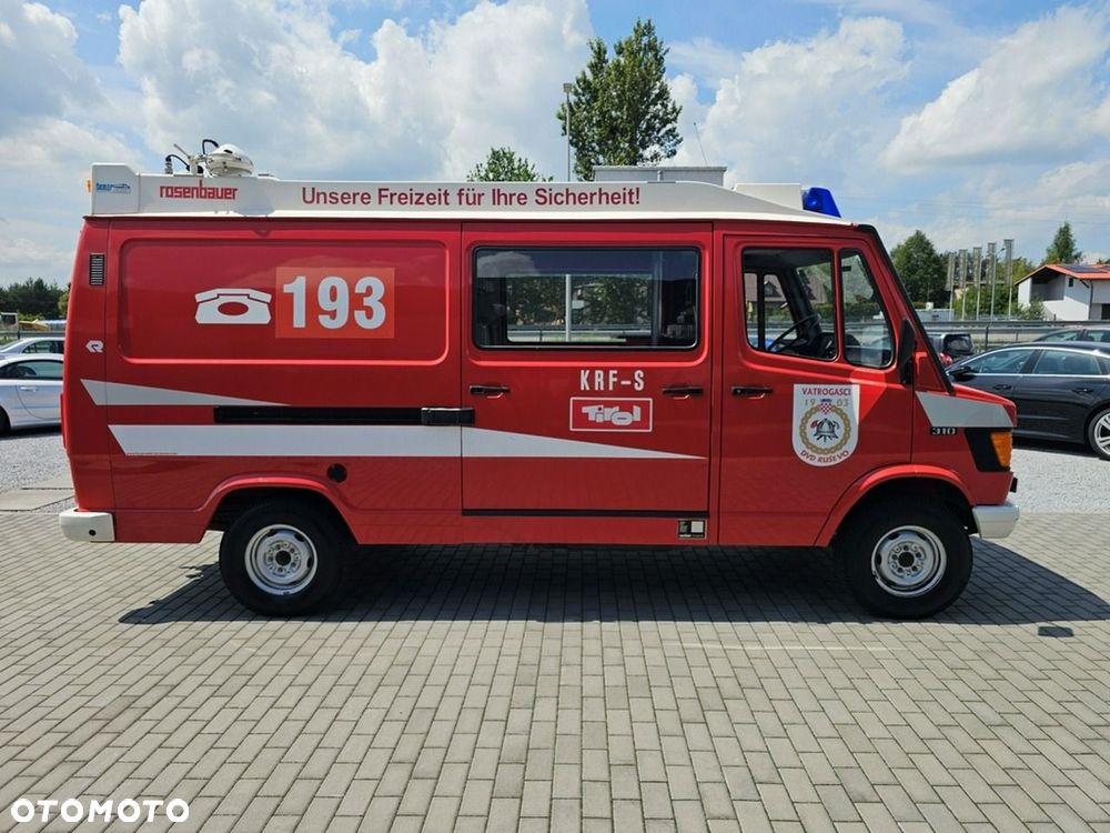 Mercedes-Benz 310 - 6