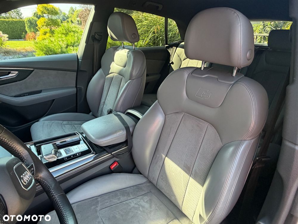 Audi Q8 - 14