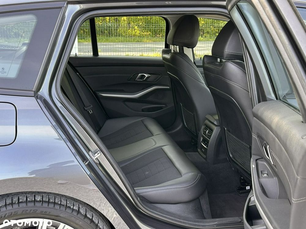 BMW Seria 3 318i Sport Line - 18