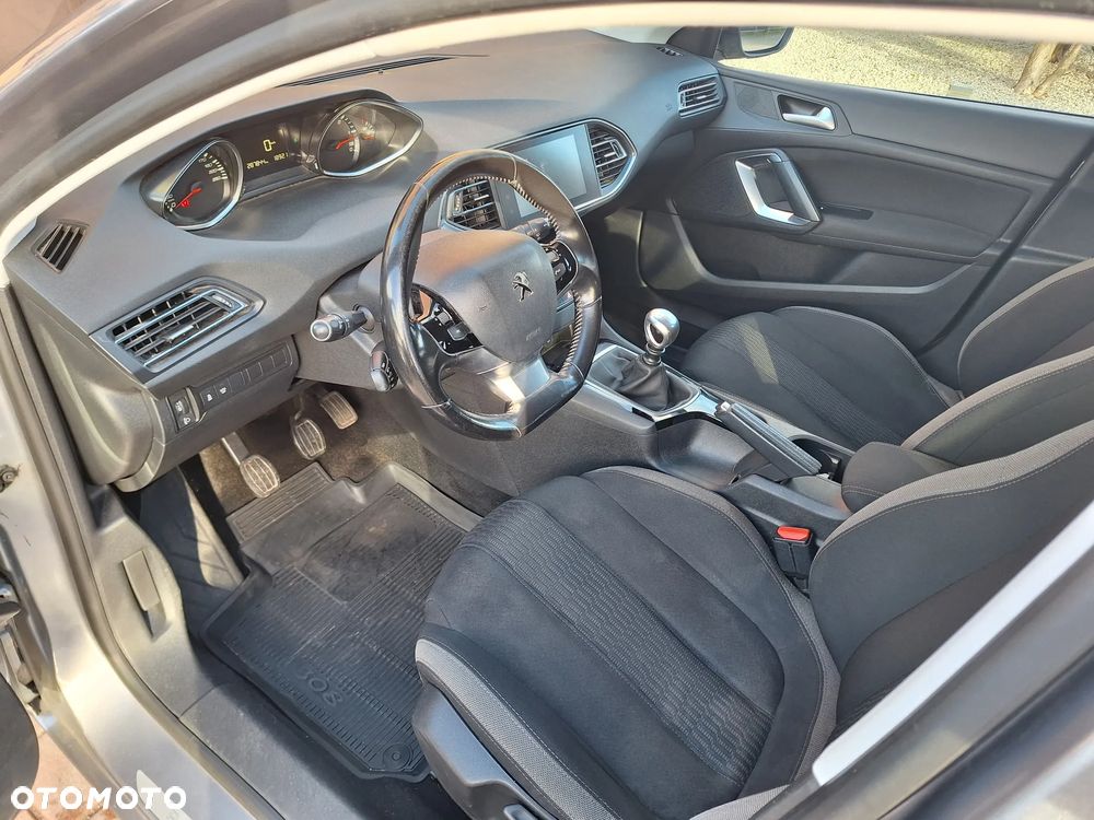 Peugeot 308 1.6 BlueHDi Allure S&S - 12