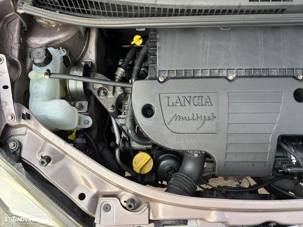 Lancia Musa 1.3 16V M-jet Platino - 17