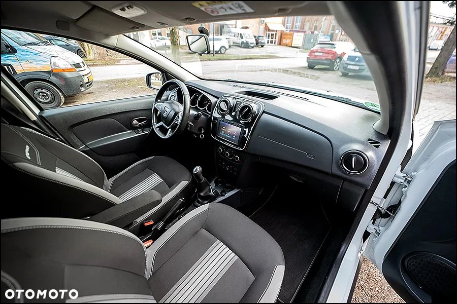 Dacia Sandero Stepway TCe 90 (S&S) Celebration - 16