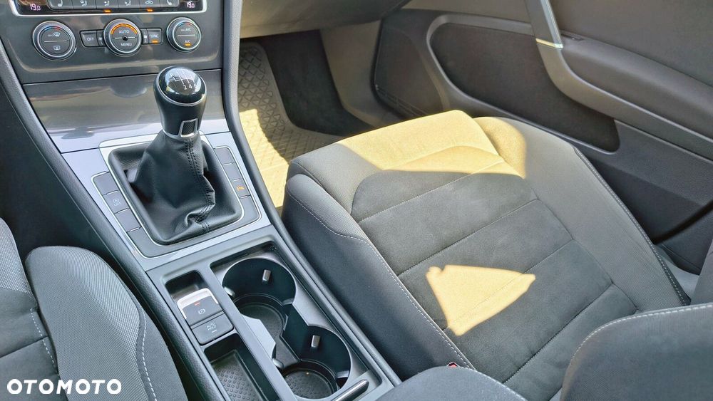 Volkswagen Golf Variant - 25