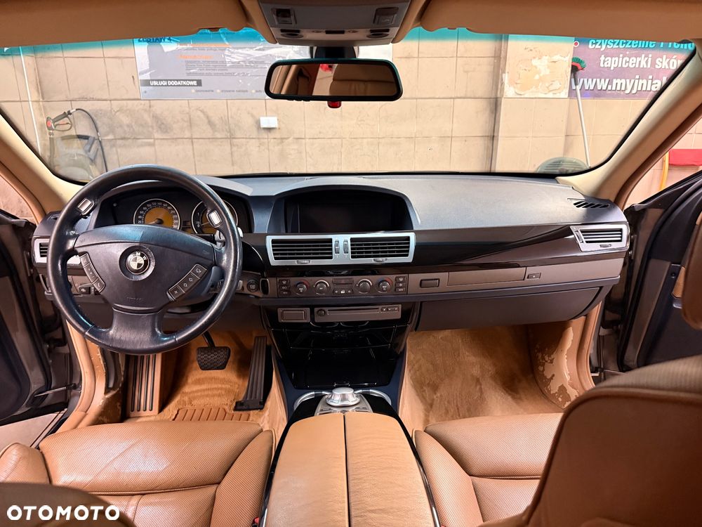BMW Seria 7 - 33