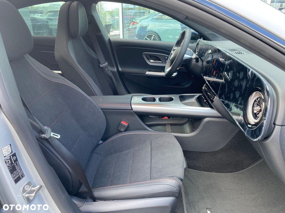 Mercedes-Benz CLA - 12