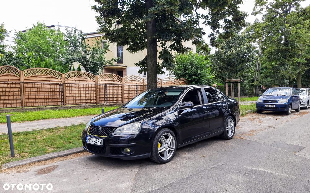 Volkswagen Jetta - 1