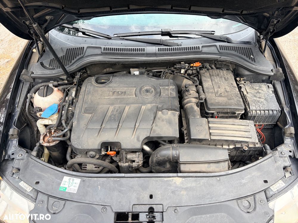 Skoda Superb 2.0 TDI Ambition DSG - 28