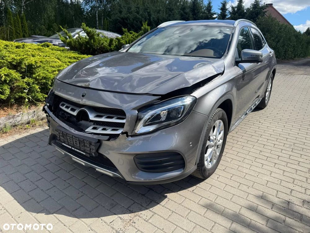 Mercedes-Benz GLA 250 4-Matic AMG Line - 2
