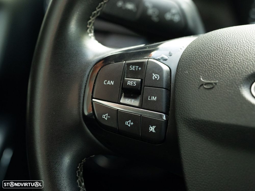 Ford Fiesta 1.0 EcoBoost Connected - 29