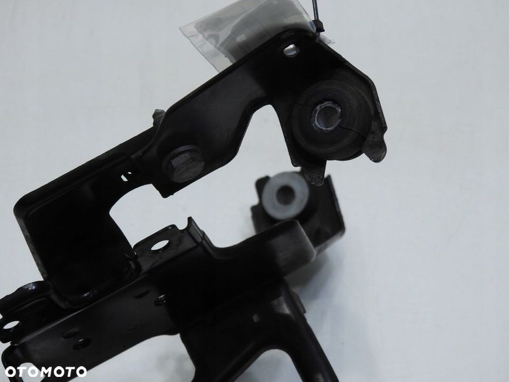 UCHWYT MOCOWANIE POMPY ABS OPEL ZAFIRA B - 2