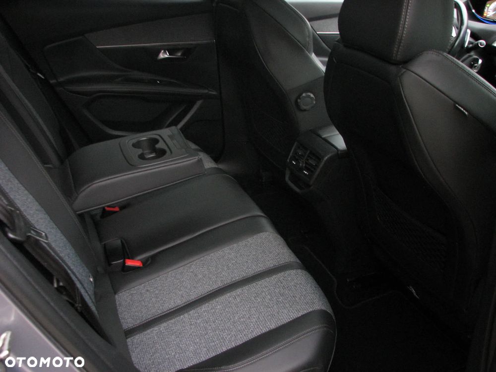 Peugeot 3008 BlueHDi 130 Stop & Start EAT8 Allure - 17