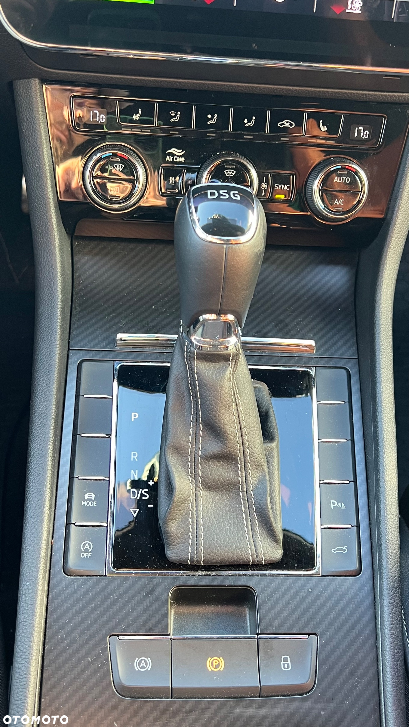 Skoda Superb Combi 2.0 TDI DSG SportLine - 12