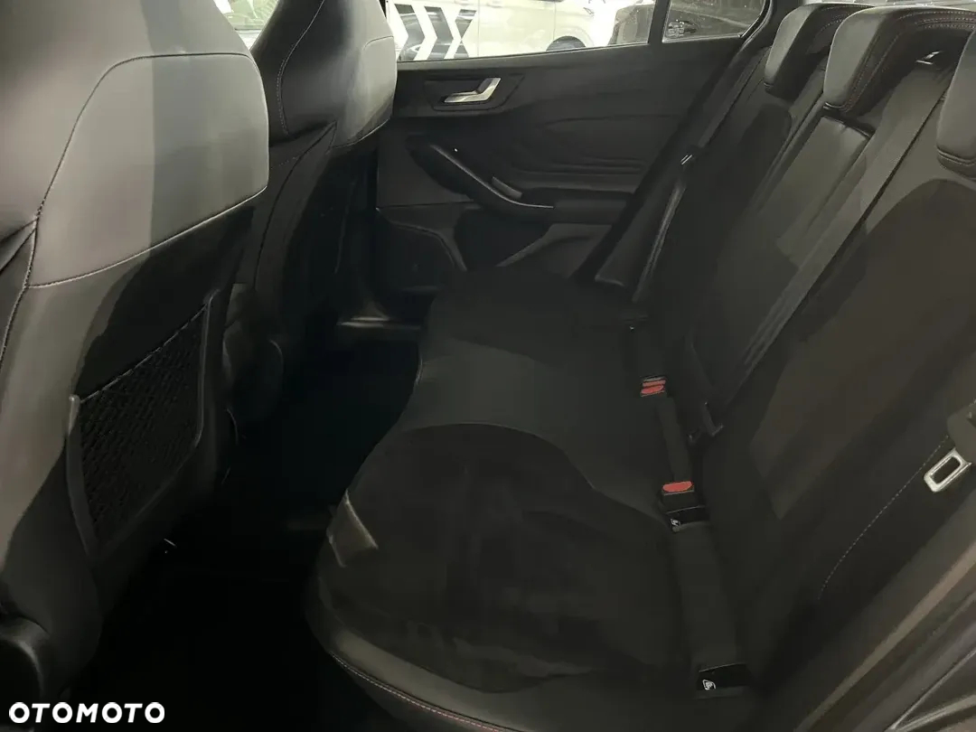 Ford Focus 2.3 EcoBoost ST X - 9