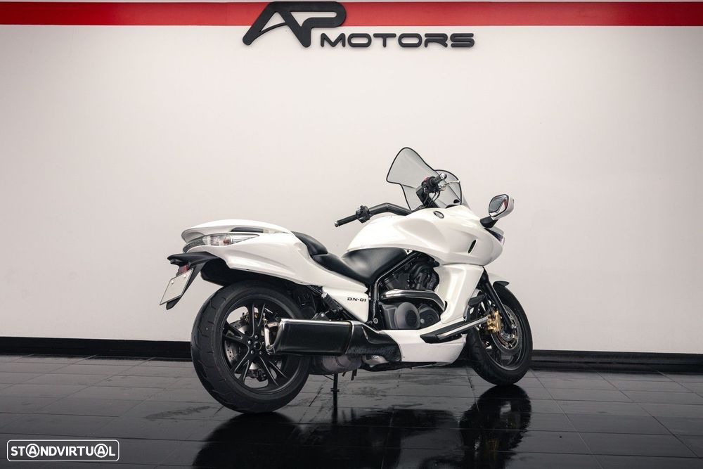 Honda DN-01 NSA 700A - 16