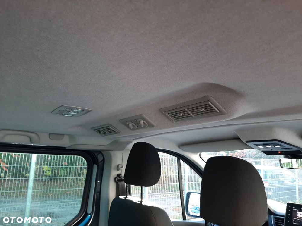 Renault Trafic SpaceClass 2.0 dCi - 11