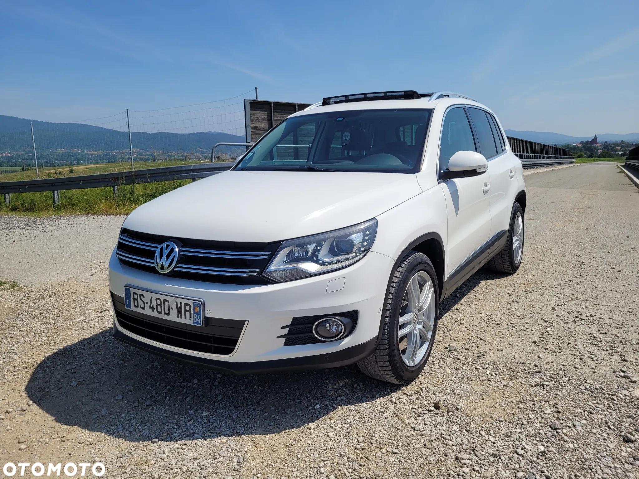 Volkswagen Tiguan 2.0 TDI DPF BlueMotion Technology Exclusive - 10