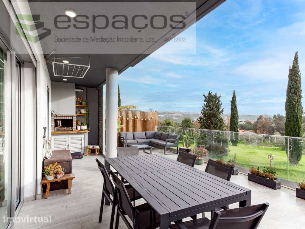 T3 com Terraço amplo e orientação solar a sul e vista desafogada. - Grande imagem: 2/42