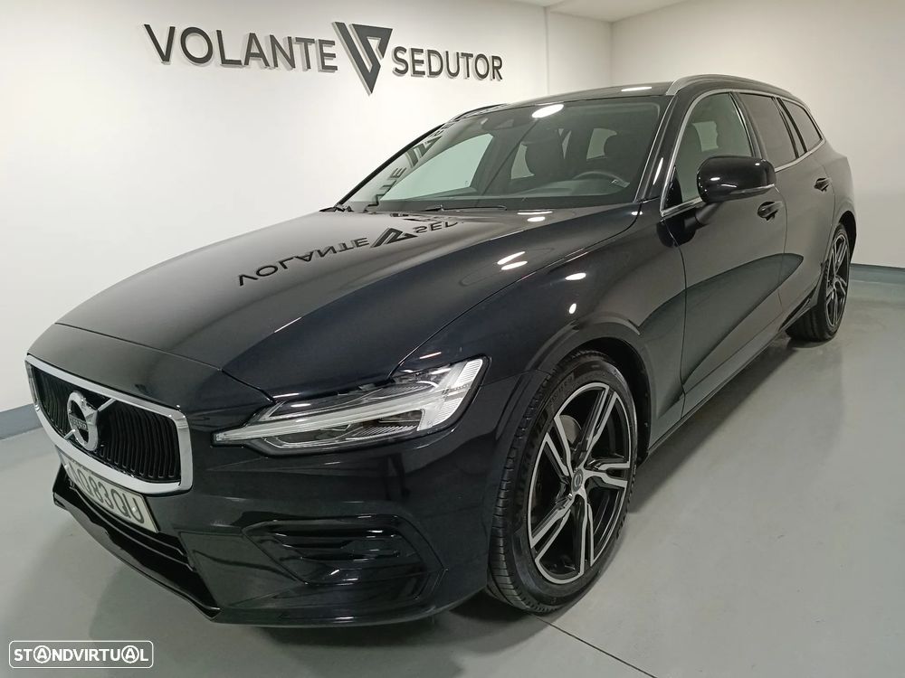 Volvo V60 2.0 B4 Plus Dark Auto - 2