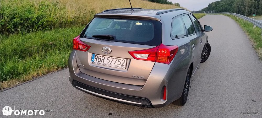 Toyota Auris 1.4 D-4D Active - 6
