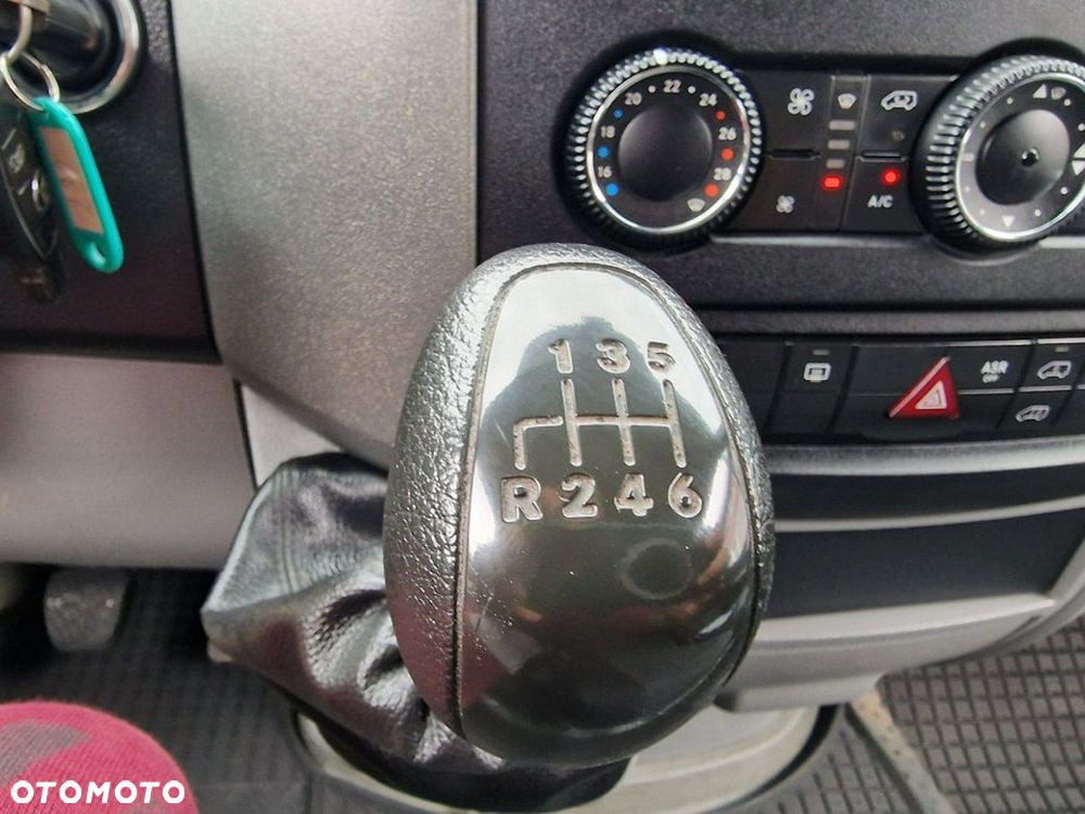 Mercedes-Benz Sprinter - 17