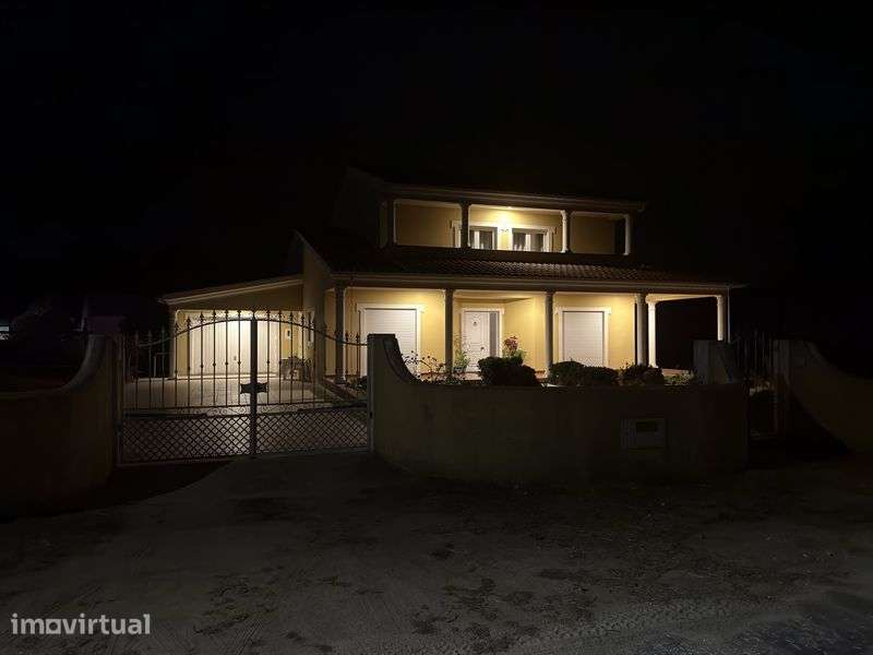 Moradia T4 Isolada com 2.235 m² de Terreno em Mira - Grande imagem: 2/9