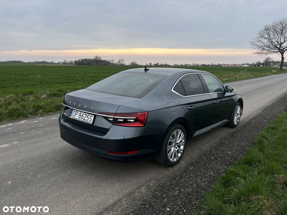 Skoda Superb 2.0 TDI SCR Ambition DSG - 8