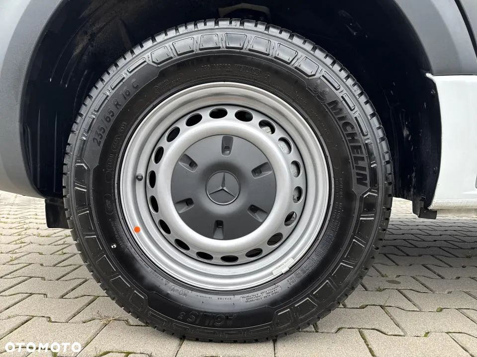 Mercedes-Benz Sprinter - 10