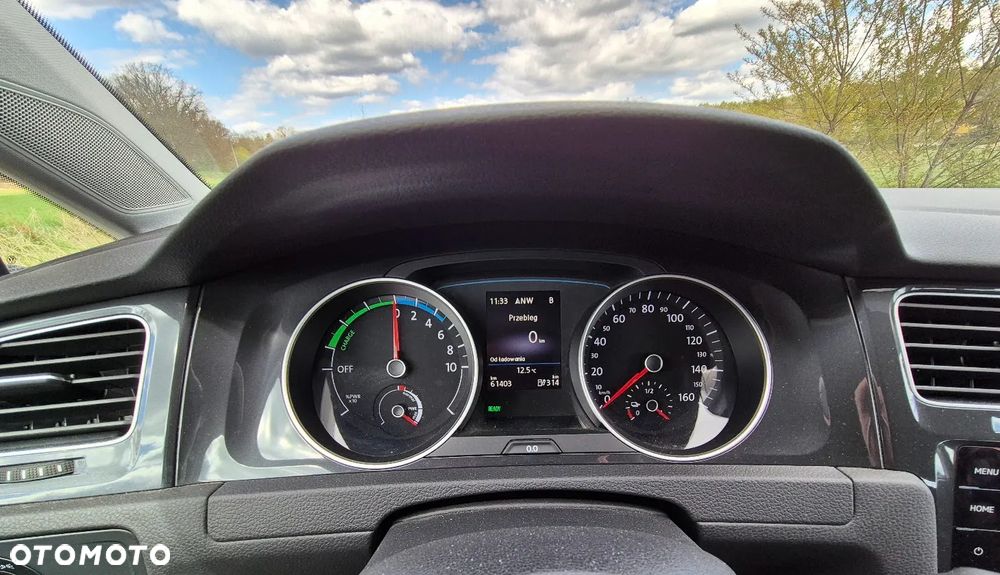 Volkswagen Golf - 11