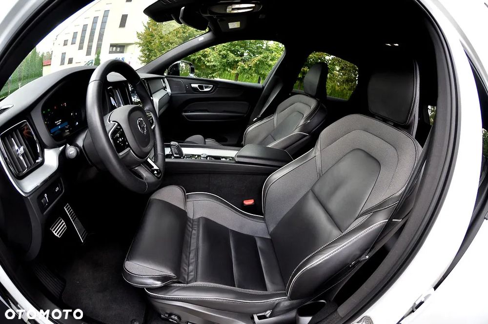Volvo XC 60 B4 D AWD R-Design - 15