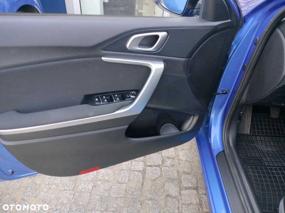 Kia Ceed 1.5 T-GDI M - 10