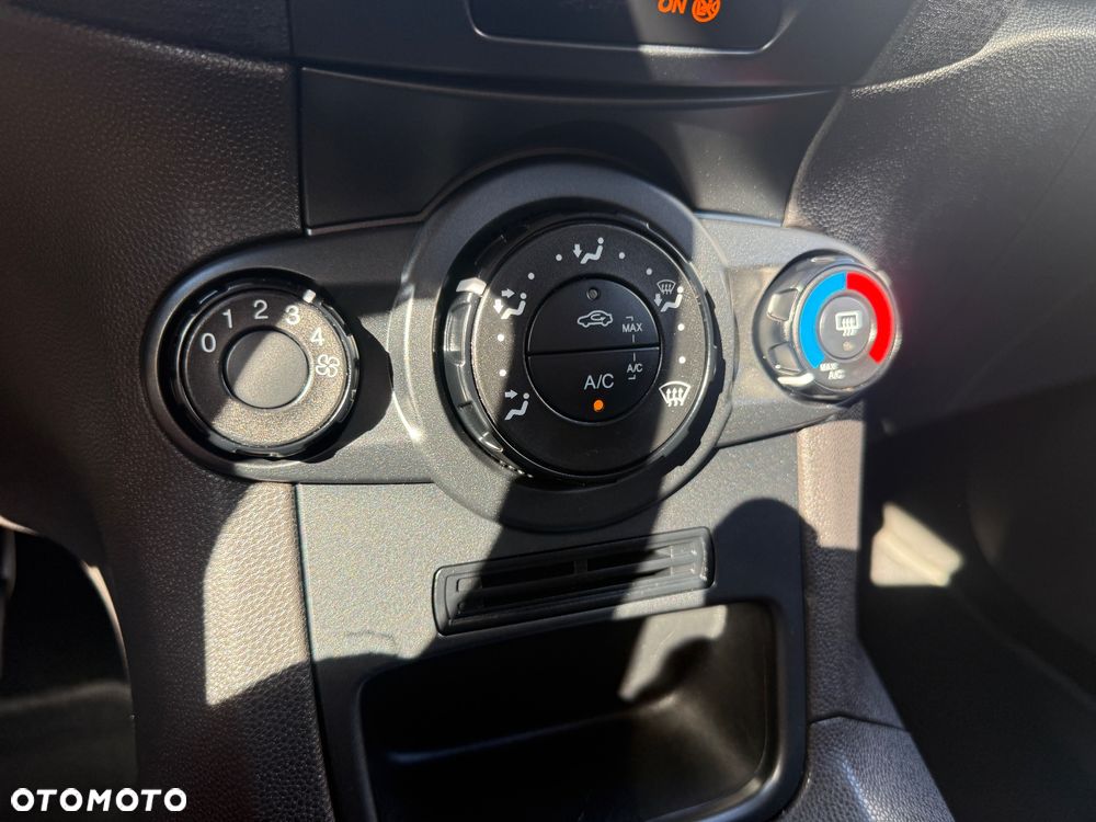 Ford Fiesta - 28