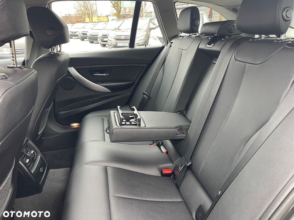 BMW Seria 3 318d Blue Performance Luxury Line - 19