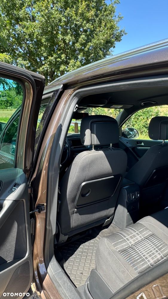 Volkswagen Tiguan 2.0 TDI DPF BlueMotion Technology Lounge Sport & Style - 9