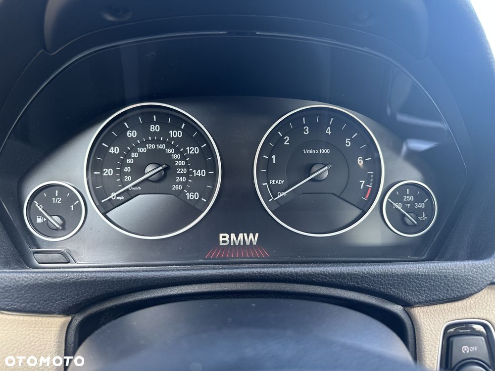 BMW Seria 3 328i Luxury Line - 37