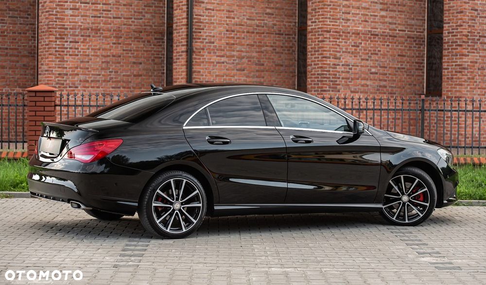 Mercedes-Benz CLA 250 7G-DCT StreetStyle - 4