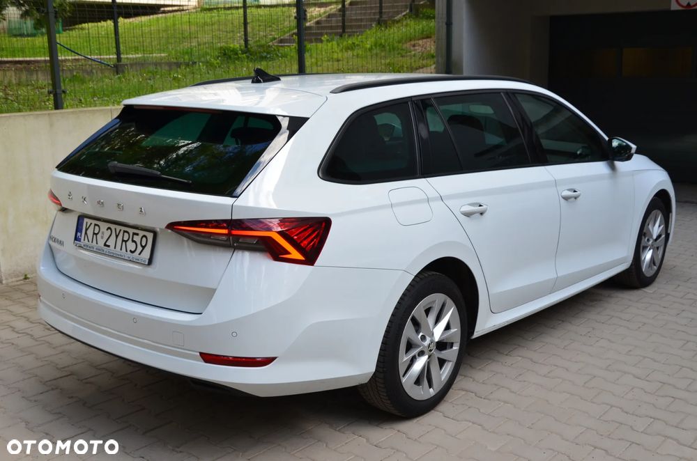 Skoda Octavia 2.0 TDI Ambition DSG - 1