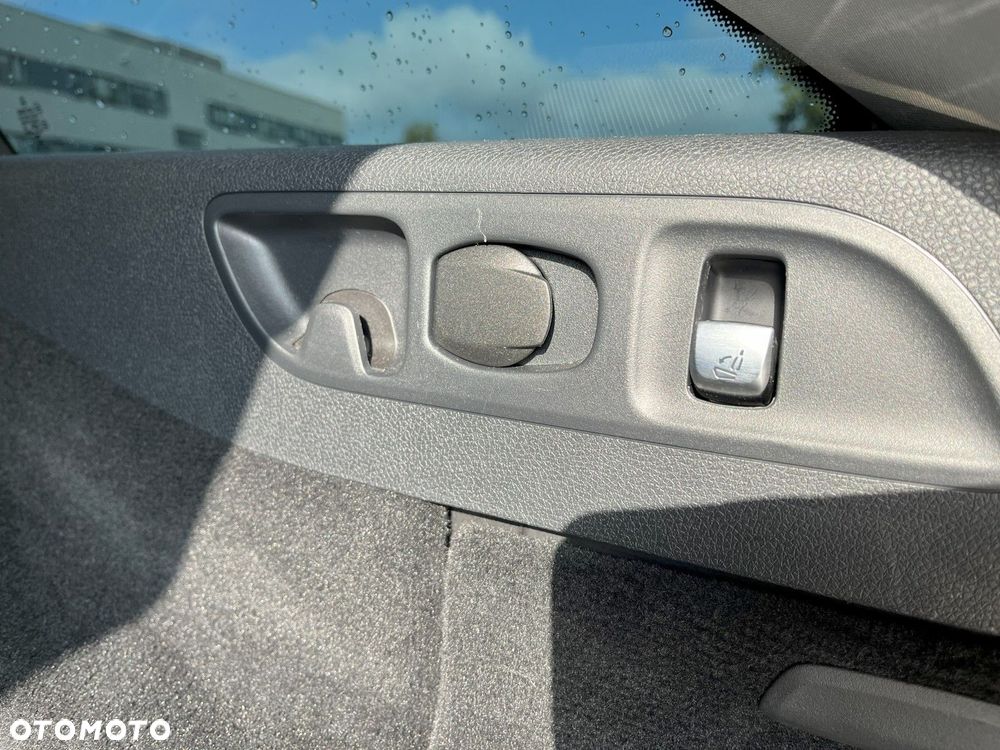 Mercedes-Benz Klasa E - 17