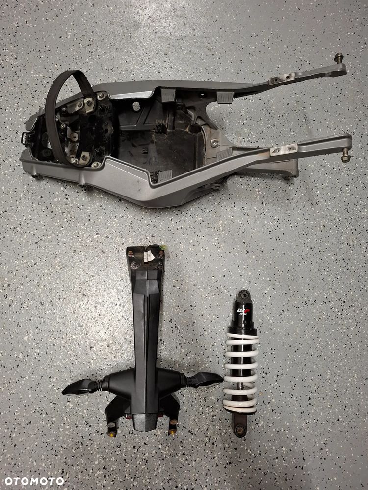 KTM Duke 125 390 ogon stelaż mocowanie tablicy amortyzator - 1