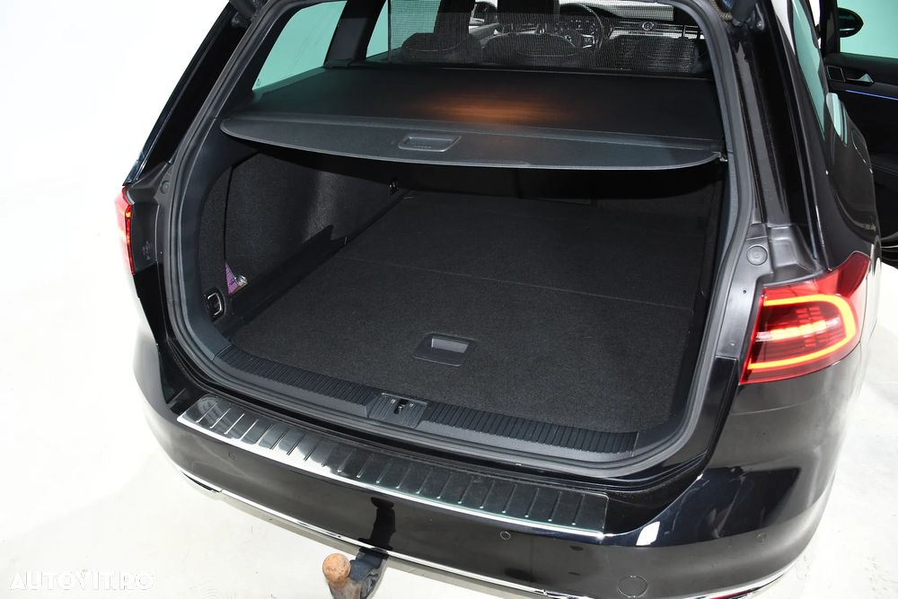 Volkswagen Passat 2.0 TDI DSG 4Motion R Executive - 40