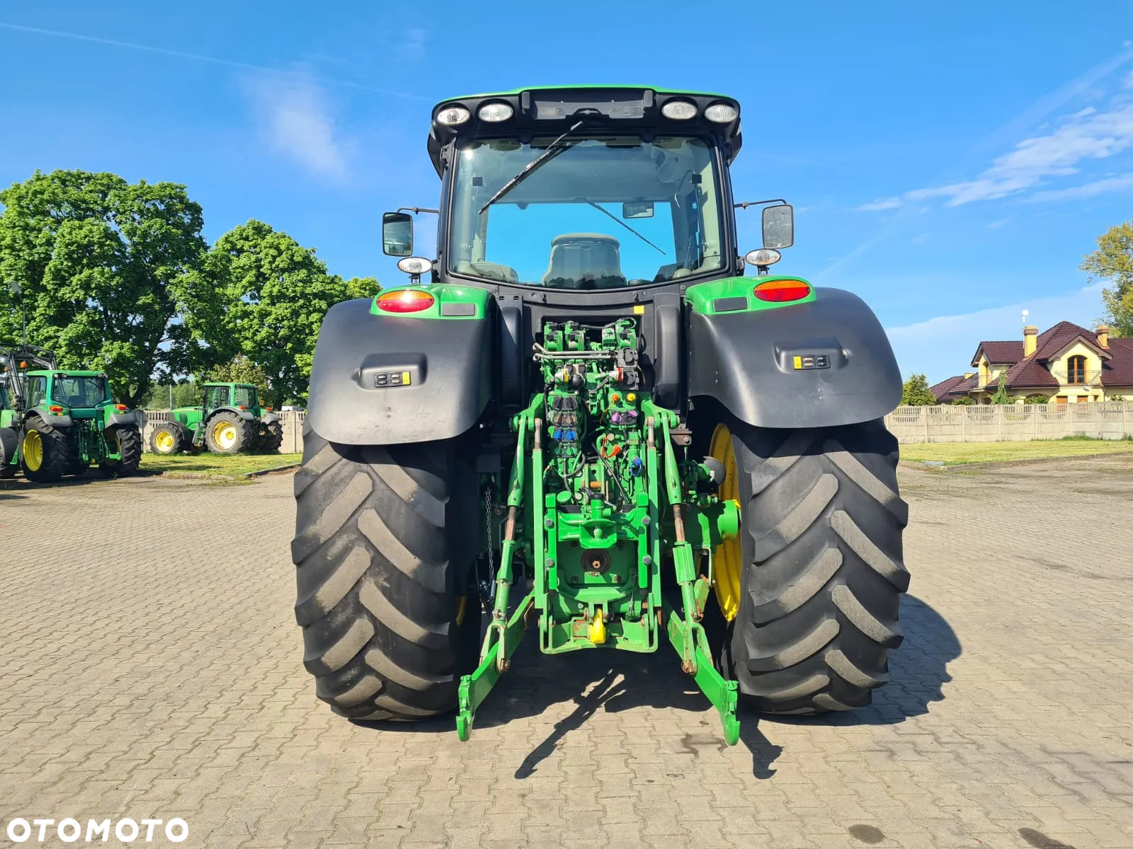 John Deere 6215R. GPS, 50km/h - 6