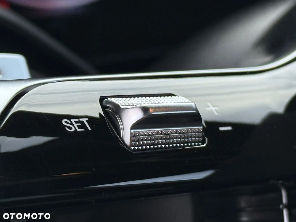 Mercedes-Benz GLB - 25