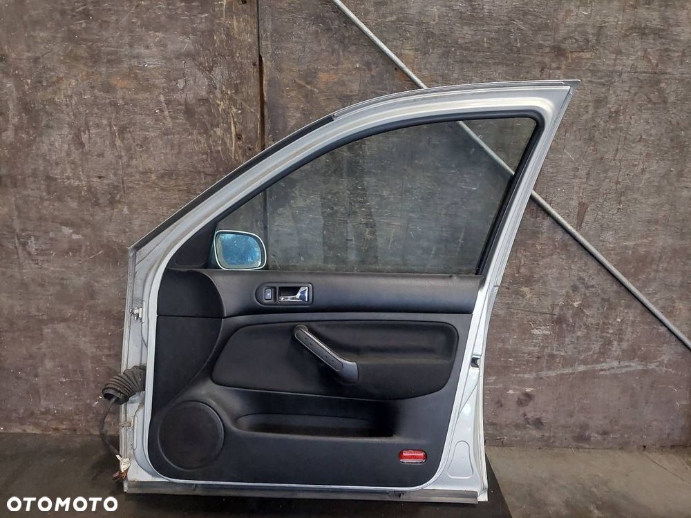 DRZWI KOMPLETNE PRAWY PRZÓD VOLKSWAGEN BORA I - 3