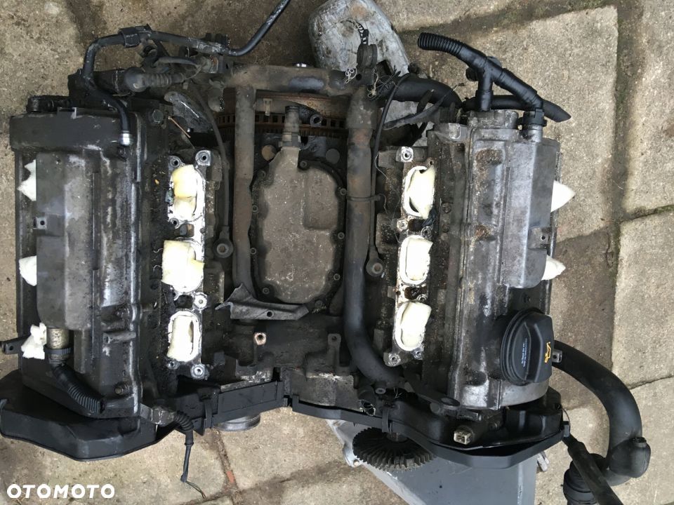 SILNIK GŁOWICA BLOK 2,4 2,8 V6 AUDI A4 A6 C5 - 1