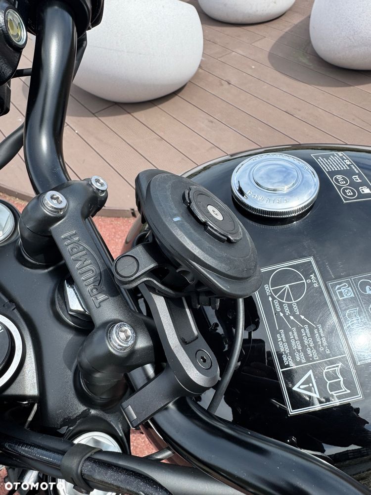 Triumph Bonneville - 13