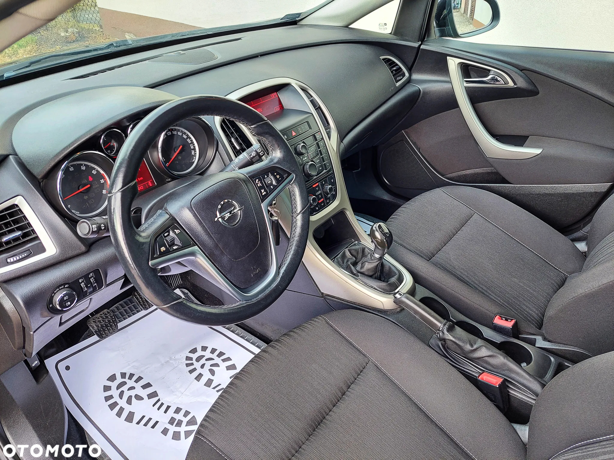 Opel Astra 1.4 Turbo Design Edition - 27