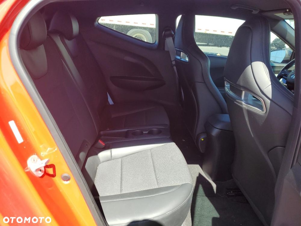 Hyundai Veloster - 8
